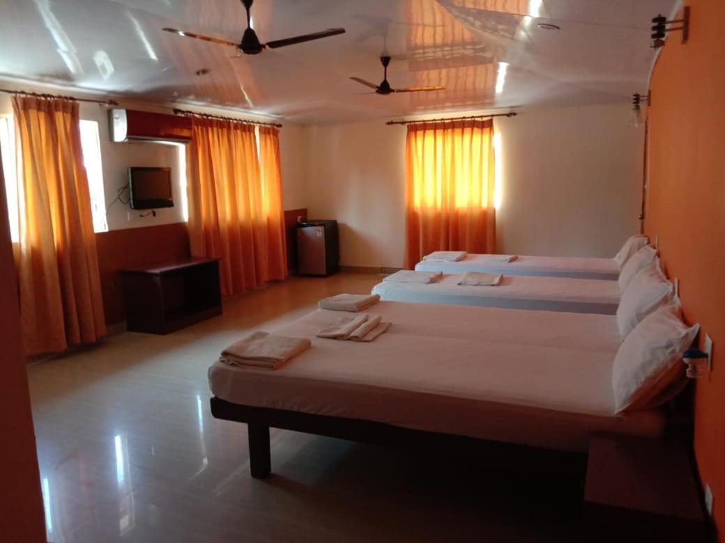 New Kovalam Beach Hotel Buitenkant foto